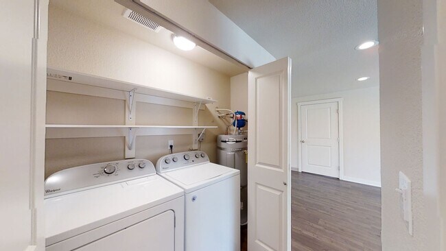 Building Photo - 17402-17404 8TH AVE CT E