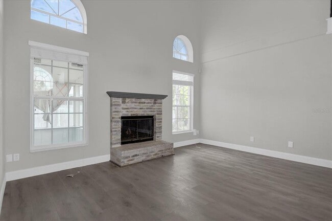 Building Photo - 10957 Norcross Cir