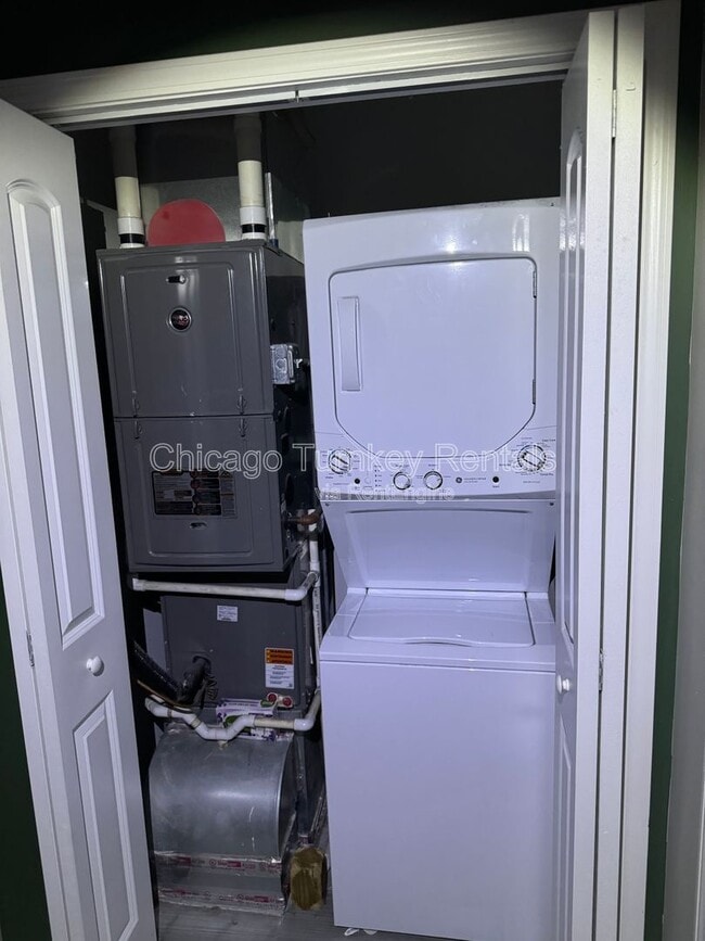 Building Photo - 2624 W 24th St