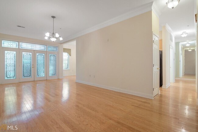 Building Photo - 5415 Northland Dr