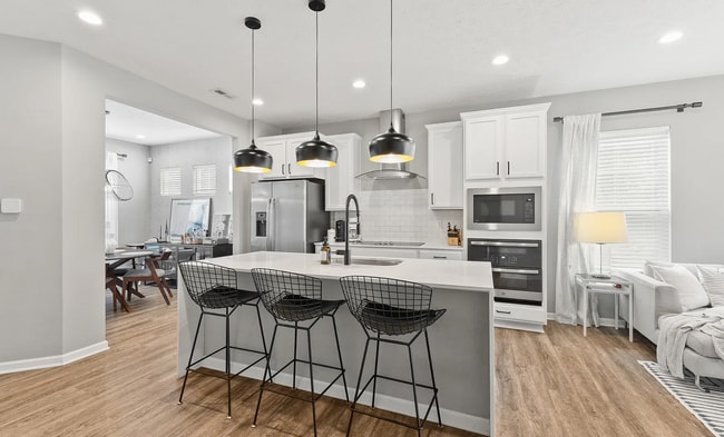 Building Photo - 163 Steeples Blvd