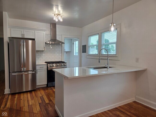Building Photo - 774 Dequincy St