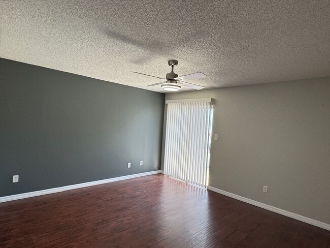Building Photo - Freshly Updated Home for Lease – Move-In R...