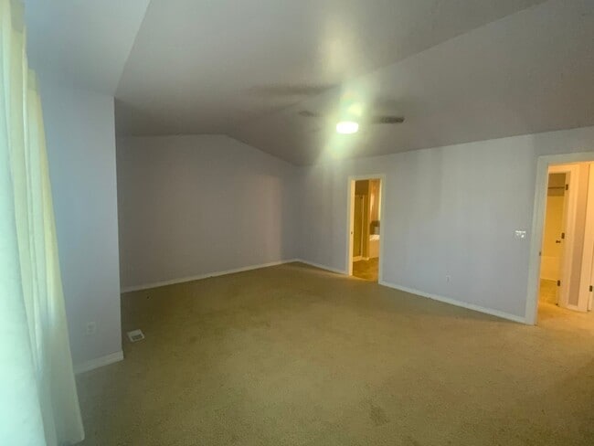 Building Photo - Beautiful Spanaway Home! Apply Today