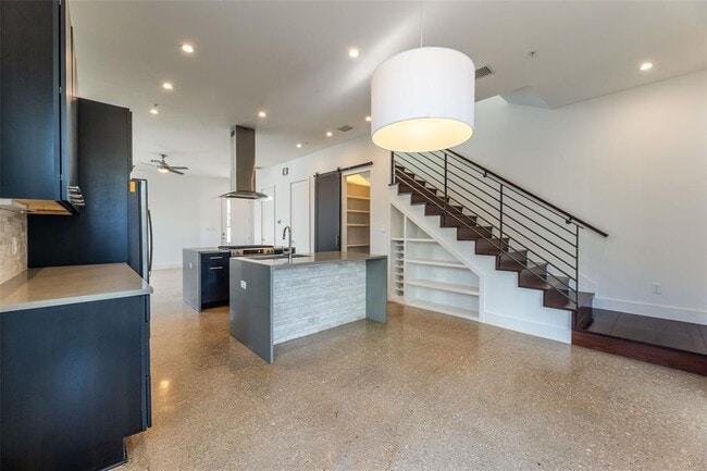 Building Photo - 2808 W 44th St