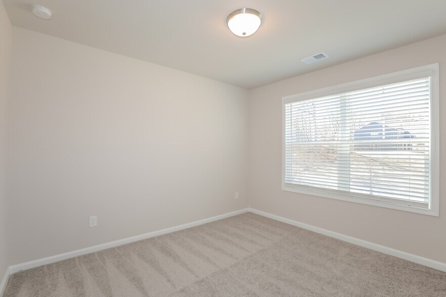 Building Photo - 3453 Sugarberry Dr