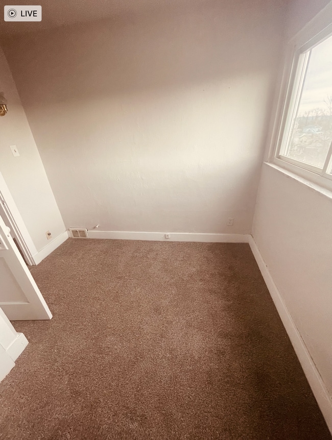 Building Photo - 3 Bed 1 Bath Munhall Pa