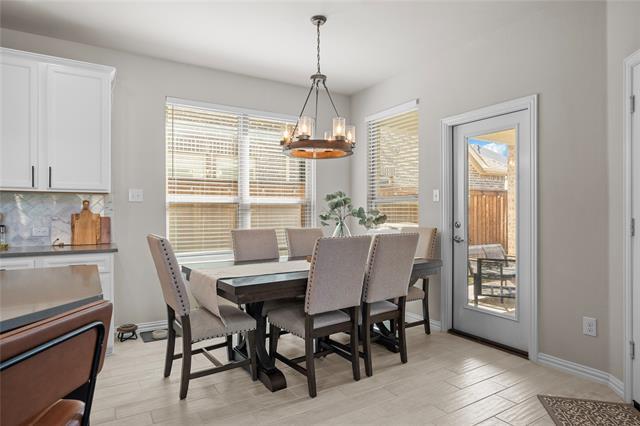 Building Photo - 2093 Almassera Dr