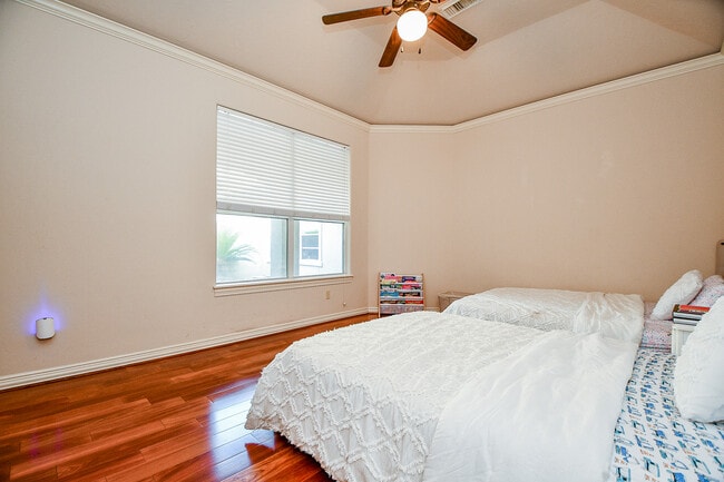 Building Photo - 14206 Jade Cove Dr