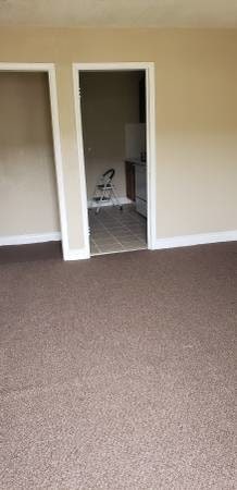 Building Photo - 1129 N Kansas St