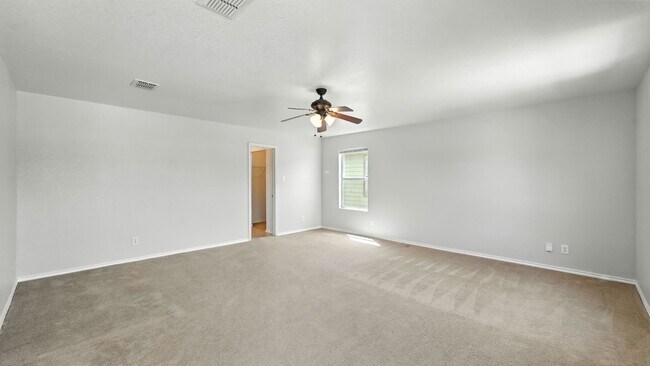 Building Photo - 209 Hinge Loop