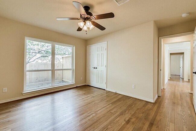 Building Photo - 4734 Benning Dr