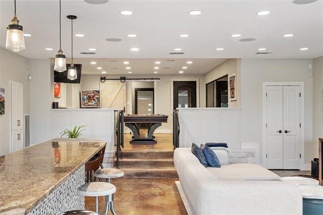 Building Photo - 29 Pascal Ln