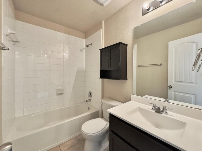 Building Photo - 713 Katmai Cir
