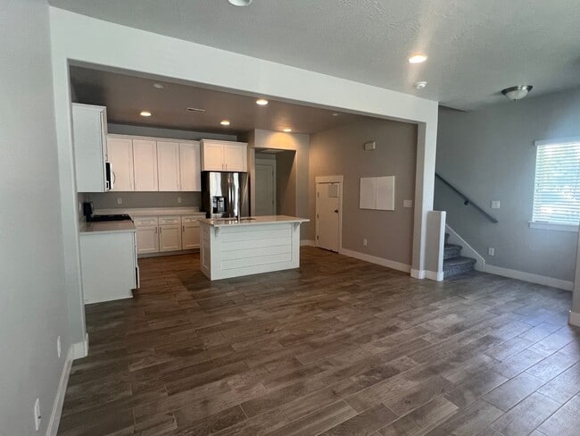 Building Photo - Beautiful Santorini Village Townhome Now A...