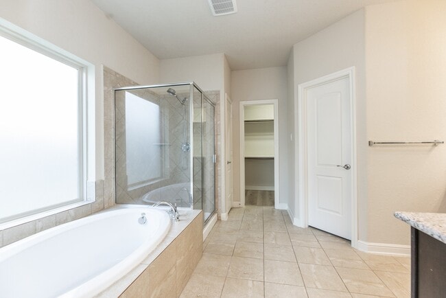 Building Photo - 23818 Hawthorn Dale Ct