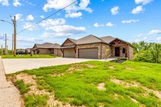 Building Photo - 106 E Mls Rd