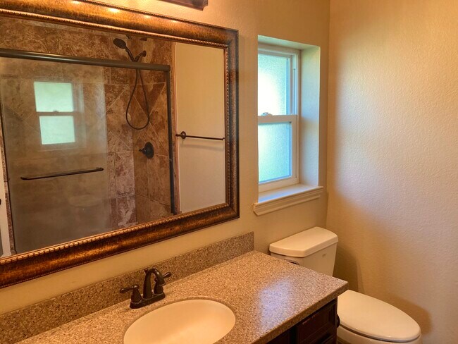 Building Photo - 2765 Creek Pl Dr