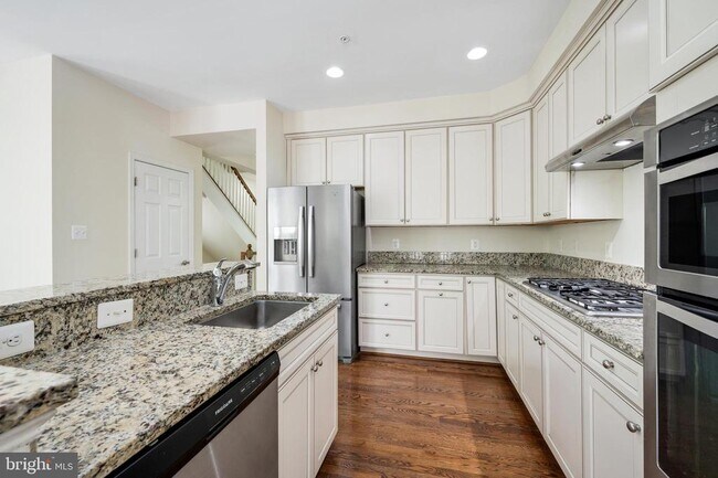 Building Photo - 8341 Broderick Cir