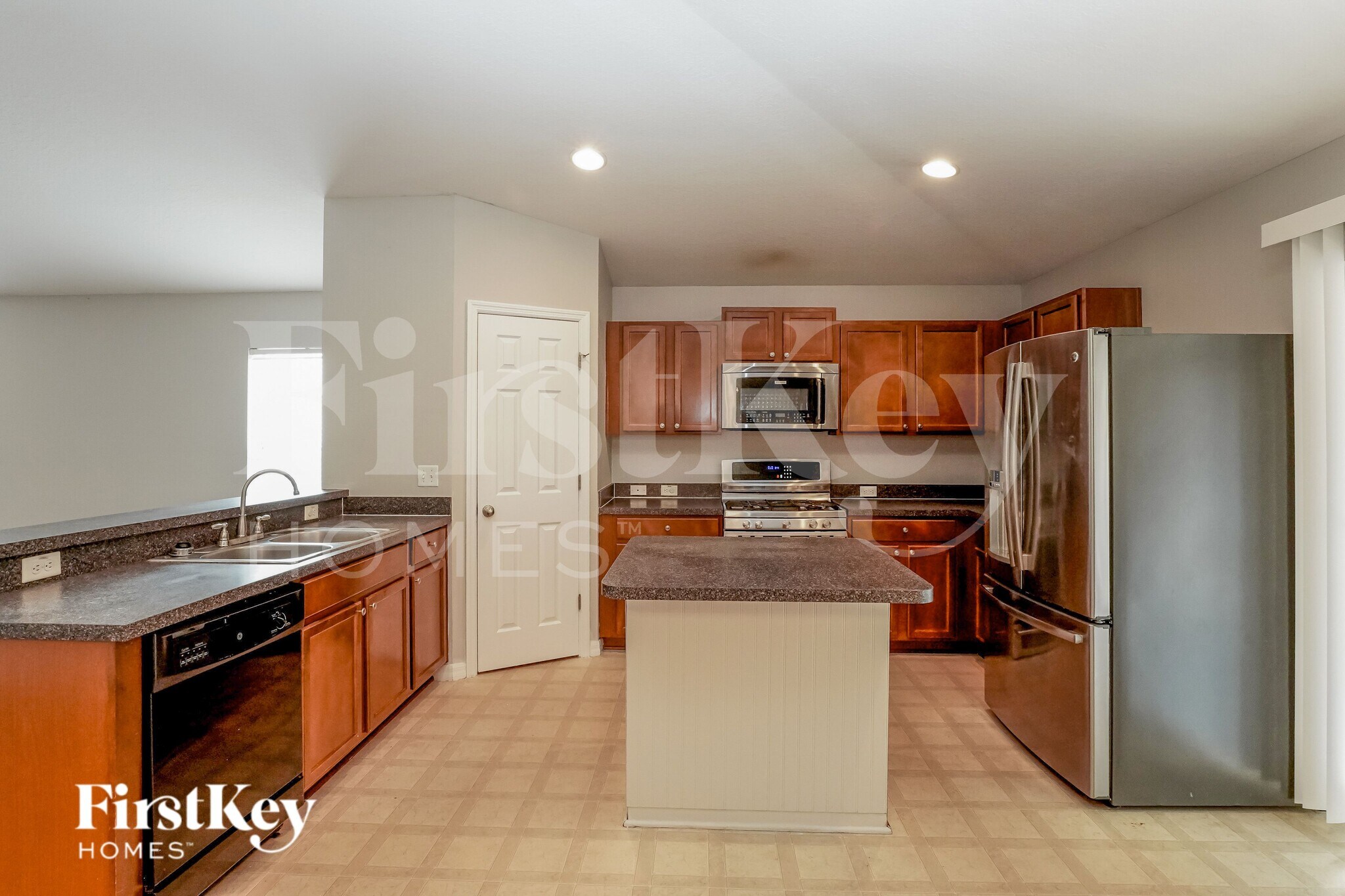 Building Photo - 3470 Heath Dr