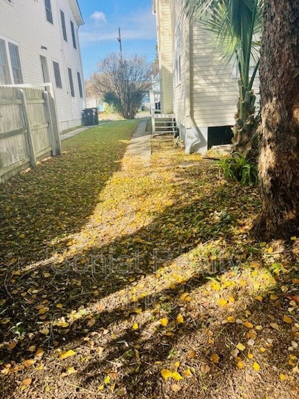 Building Photo - 3215 Nashville Ave