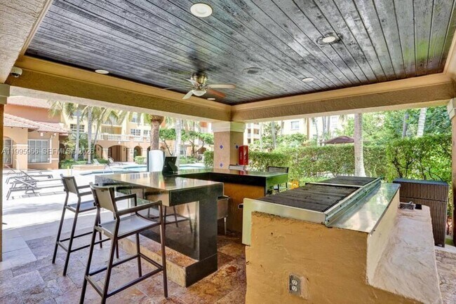 Building Photo - 19801 E Country Club Dr