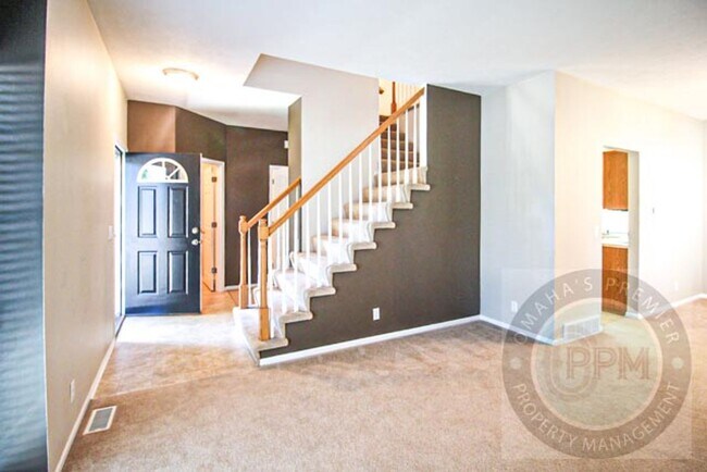 Building Photo - Deposit Special: $500 off rent! Beautiful ...