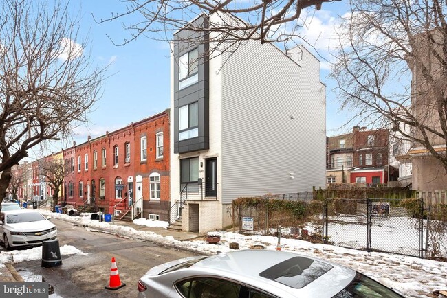 Building Photo - 1640 Edgley St