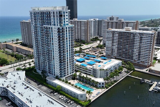 Building Photo - 1945 S Ocean Dr