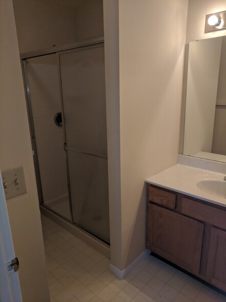 Building Photo - 8507 Island Pines Dr