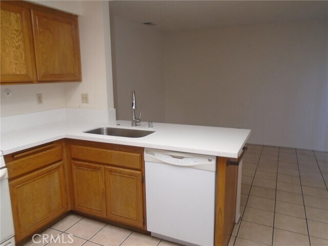 Building Photo - 19 Goldstar Pl