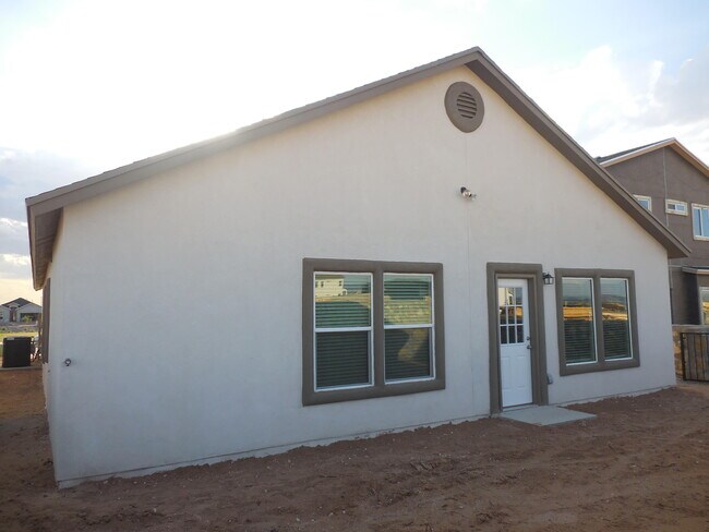 Building Photo - 1100 Summer Night Pl