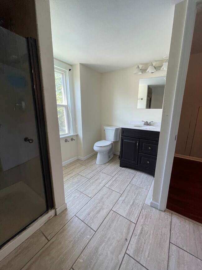 Upstairs bathroom (bath 2) - 282 N Franklin St