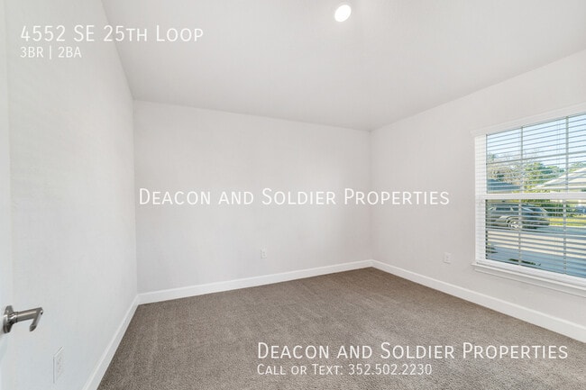 Building Photo - 4552 SE 25th Loop