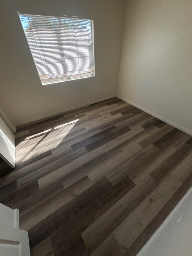 Building Photo - HOLIDAY SPECIAL! SIGN YOUR LEASE BY 12.31.25 AND RECEIVE THE FIRST 2 WEEKS RENT FREE!!  2-Bedroom...