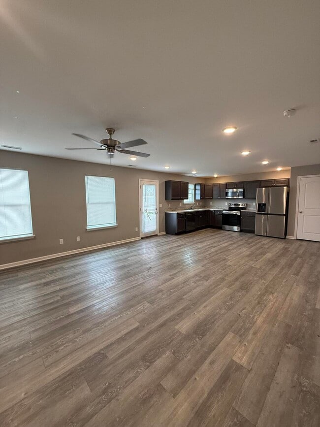 Building Photo - 149 Landry Ln