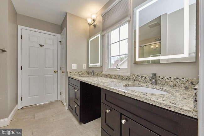 Building Photo - 2859 Cherry Branch Ln