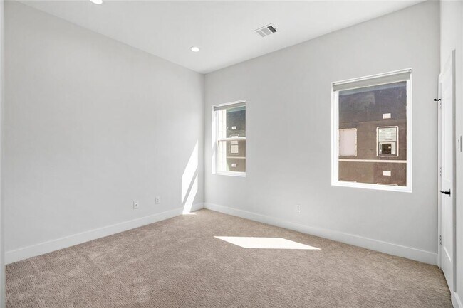 Building Photo - 1817 Elite Dr