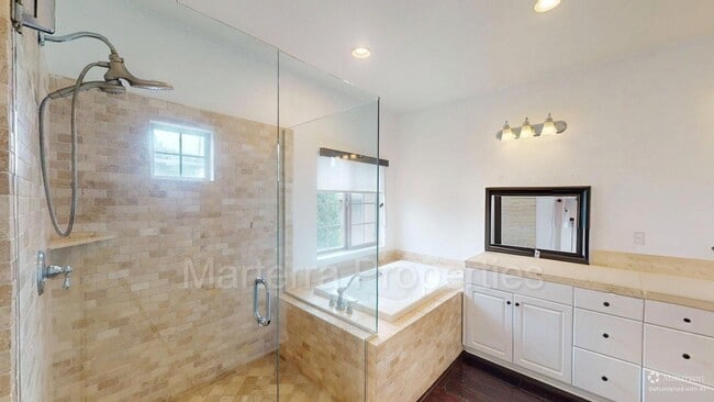 Building Photo - Beautiful Home in Eastside Coast Mesa