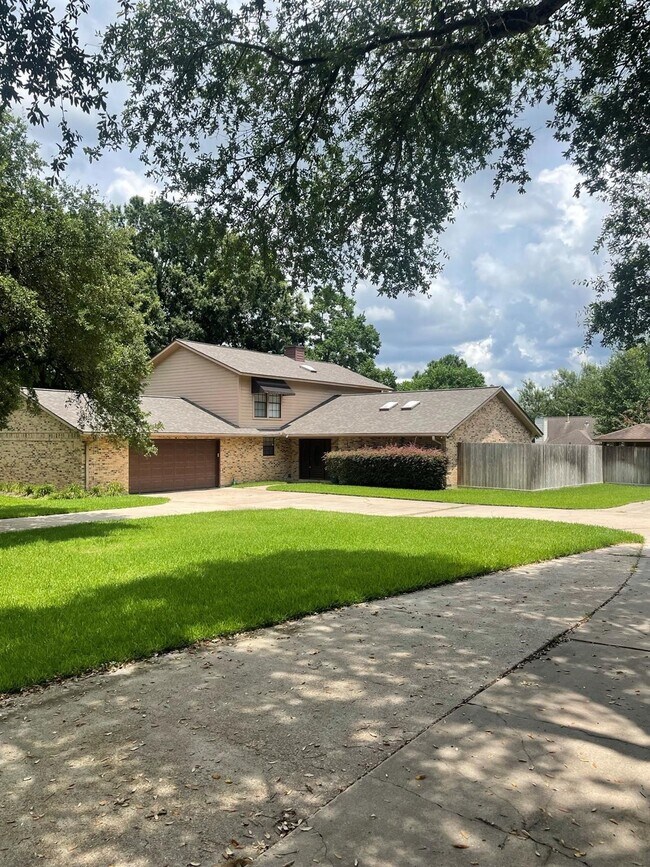 Primary Photo - 9948 Twin Shores Dr