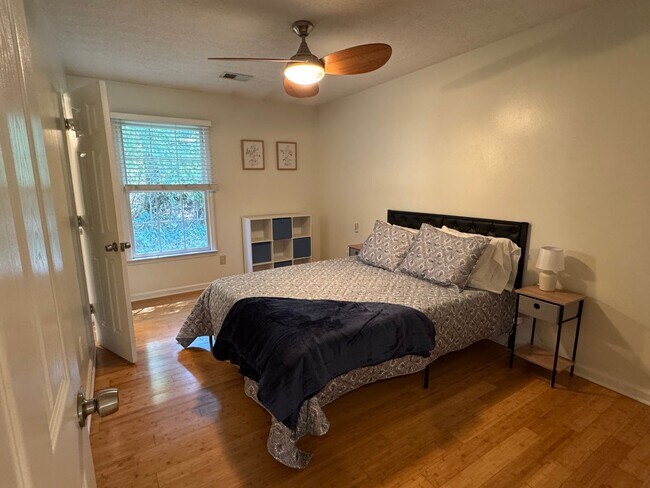 Building Photo - 191 Water Oak St