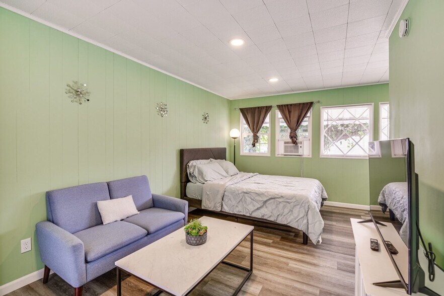 Building Photo - 2854 Rhoades Rd