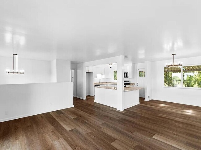 Building Photo - Renovated 4-Bedroom, 3-Bathroom Home in Millcreek