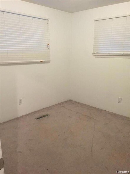 Building Photo - 541 Mary Ellen Rd