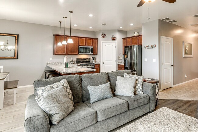 Building Photo - 12281 Pegasus Rd