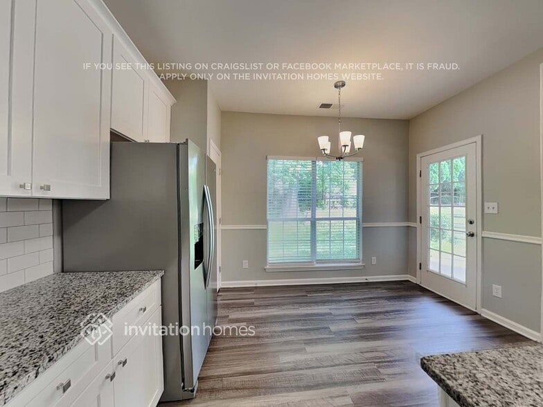 Building Photo - 594 Viking Pl SW