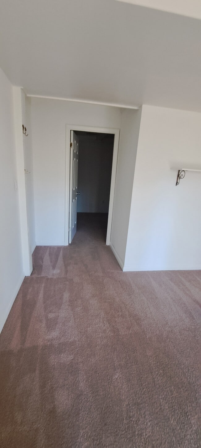 Building Photo - 102 Berwick Cir