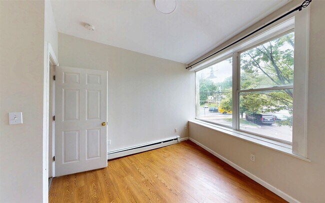 Building Photo - 475 Ashford Ave