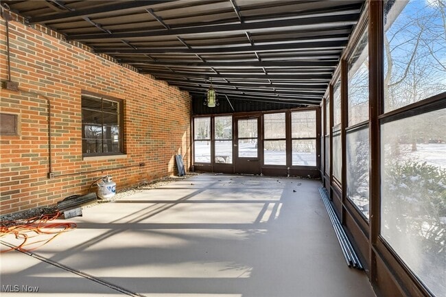 Building Photo - 8310 Broadview Rd