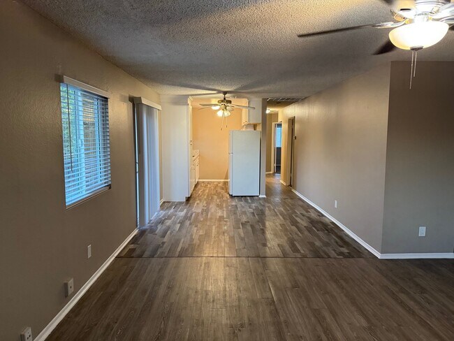 Building Photo - 16645 Valencia Ave